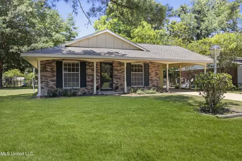 15929 Albany Dr, Biloxi, MS 39532