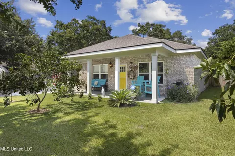 110 Dearman Ave, Long Beach, MS 39560