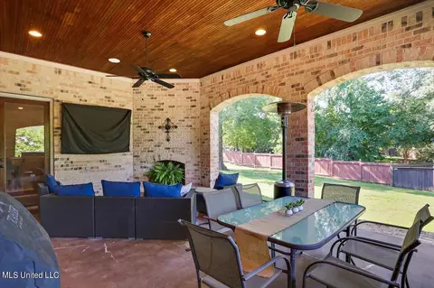 Exterior - 122 Lineage Ln, Flowood, MS 39232 photo 5 of 8