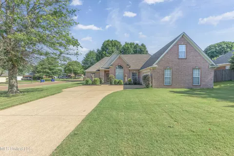 9604 S Geneva Loop, Olive Branch, MS 38654