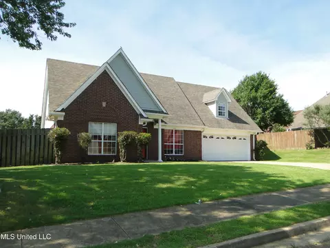 1313 Big Ben N, Hernando, MS 38632 photo 2