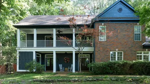 25 Oak Grove Dr, Byhalia, MS 38611