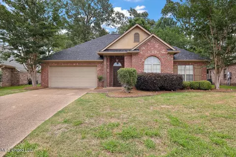 126 W Pinebrook Dr, Brandon, MS 39047
