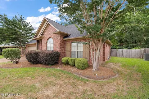 Exterior - 126 W Pinebrook Dr, Brandon, MS 39047 photo 2 of 5