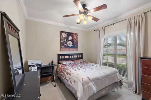 Bedroom - 126 W Pinebrook Dr, Brandon, MS 39047 photo 3 of 3