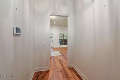 Entry Way - 126 W Pinebrook Dr, Brandon, MS 39047 photo 3 of 3