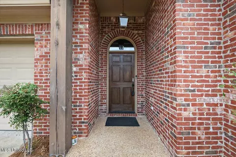 Entry Way - 126 W Pinebrook Dr, Brandon, MS 39047 photo 1 of 3
