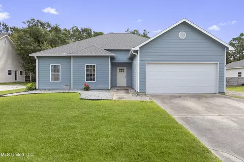502 Taylor Trl, Waveland, MS 39576