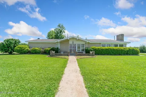 3845 Hwy 42, Bassfield, MS 39421