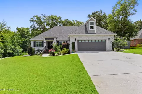 13380 Damon Ct, Biloxi, MS 39532