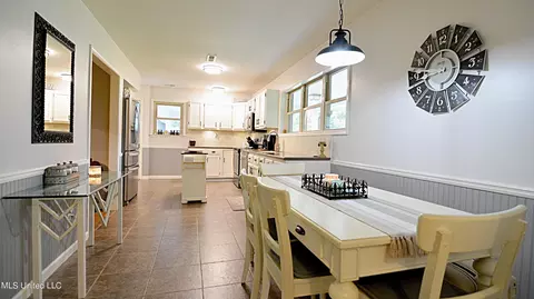 Dining - 343 Dixie Hill Rd, Hernando, MS 38632 photo 3 of 3