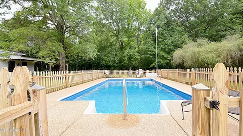 Exterior - 343 Dixie Hill Rd, Hernando, MS 38632 photo 6 of 15