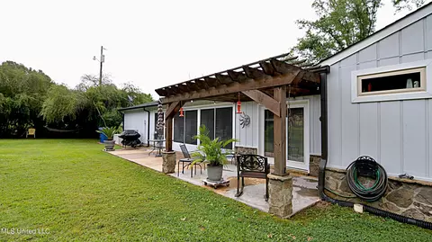 Exterior - 343 Dixie Hill Rd, Hernando, MS 38632 photo 13 of 15