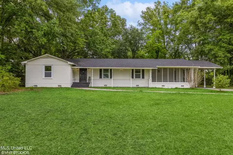 306 Florida Ave, Leakesville, MS 39451