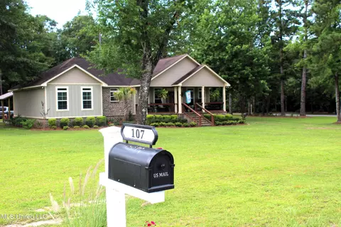 107 Gardenia Dr, Lucedale, MS 39452