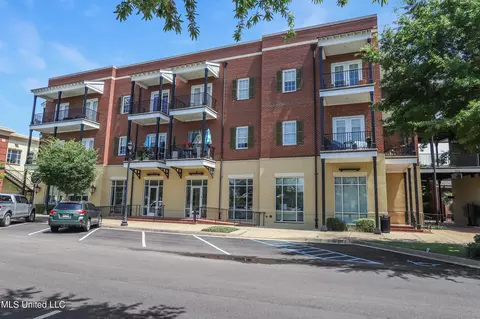 301 Northlake Ave #303, Ridgeland, MS 39157