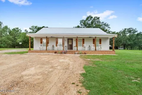 25286 E Dubuisson Rd, Pass Christian, MS 39571