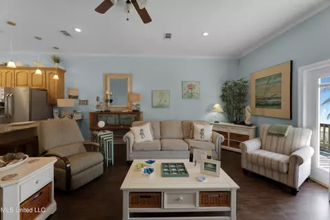 Living - 800 W Beach Blvd, Long Beach, MS 39560 photo 4 of 4