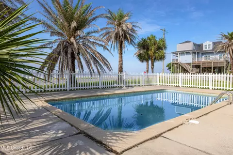 Exterior - 800 W Beach Blvd, Long Beach, MS 39560 photo 4 of 5
