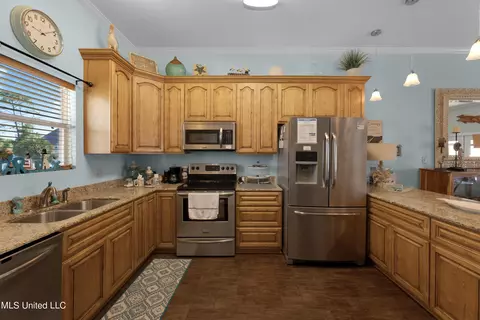 Kitchen - 800 W Beach Blvd, Long Beach, MS 39560 photo 1 of 3