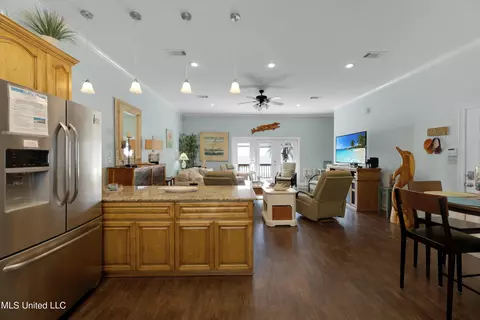 Kitchen - 800 W Beach Blvd, Long Beach, MS 39560 photo 3 of 3