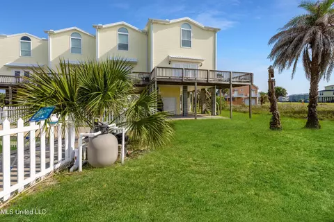 Exterior - 800 W Beach Blvd, Long Beach, MS 39560 photo 3 of 5