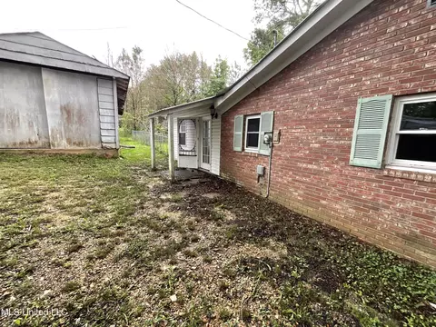 Exterior - 239 Burnham Rd, Brandon, MS 39042 photo 2 of 5