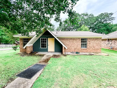 729 Clearmont Dr, Pearl, MS 39208