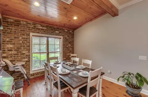 Dining - 110 Grayhawk Dr, Madison, MS 39110 photo 1 of 4