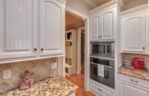 Kitchen - 110 Grayhawk Dr, Madison, MS 39110 photo 5 of 8