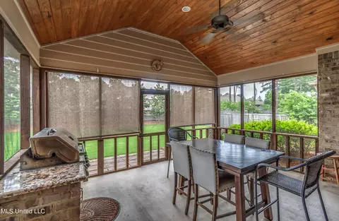 Exterior - 110 Grayhawk Dr, Madison, MS 39110 photo 6 of 16
