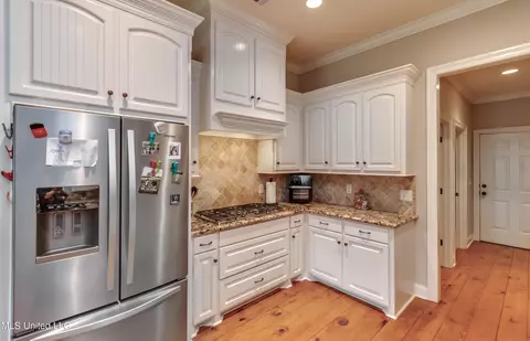 Kitchen - 110 Grayhawk Dr, Madison, MS 39110 photo 6 of 8