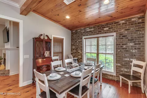 Dining - 110 Grayhawk Dr, Madison, MS 39110 photo 2 of 4