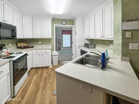 Kitchen - 310 Afton Dr, Brandon, MS 39042 photo 1 of 1