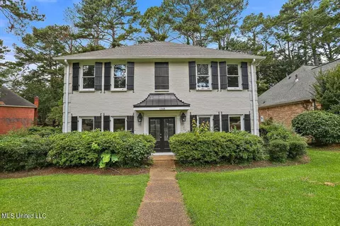 1568 Northlake Drive Dr, Jackson, MS 39211