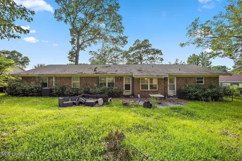 Exterior - 20 Crosswoods, Brandon, MS 39042 photo 3 of 3