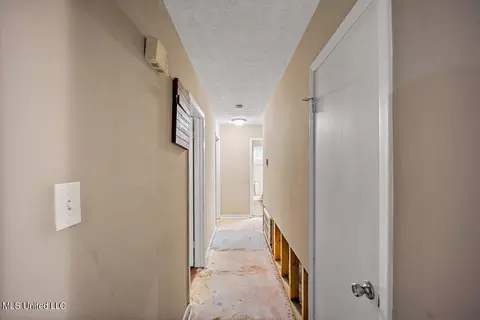 Entry Way - 20 Crosswoods, Brandon, MS 39042 photo 2 of 2