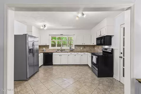 4346 Ridgewood Cir, Jackson, MS 39211 photo 11