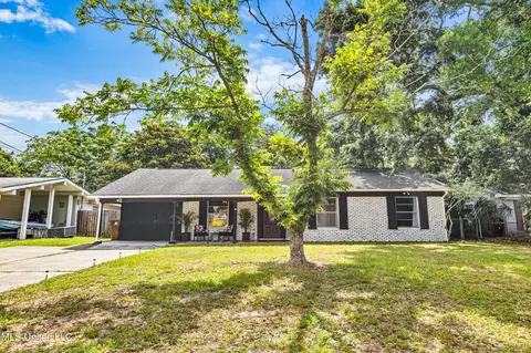 154 Beachview Ave, Biloxi, MS 39531