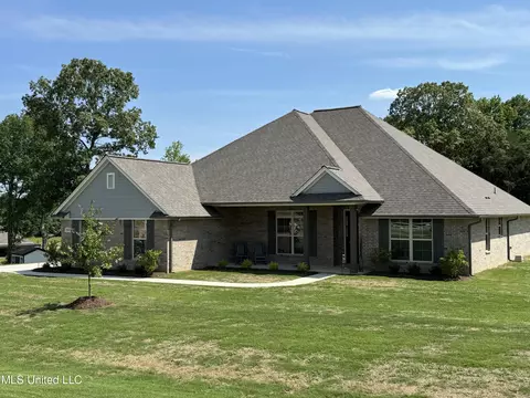13155 Pebble Ridge Dr, Byhalia, MS 38611
