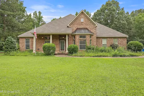 126 Grande Oaks Pl, Terry, MS 39170