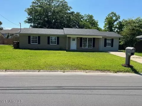 521 Octave St, D'iberville, MS 39540
