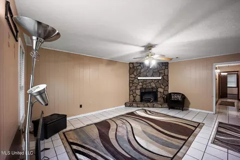 Living - 152 Holly Hill Dr, Jackson, MS 39212 photo 1 of 1