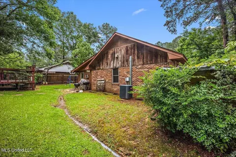 Exterior - 152 Holly Hill Dr, Jackson, MS 39212 photo 2 of 2