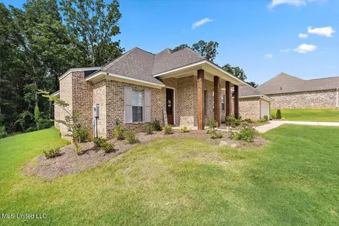 Exterior - 228 Crestwood Pl, Madison, MS 39110 photo 3 of 8