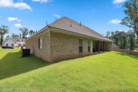 Exterior - 228 Crestwood Pl, Madison, MS 39110 photo 7 of 8