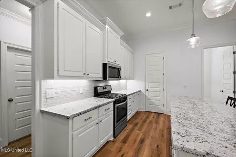 Entry Way - 228 Crestwood Pl, Madison, MS 39110 photo 3 of 4