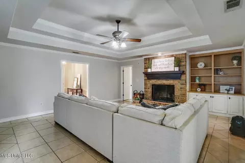 Living - 409 Parkway Rd, Brandon, MS 39047 photo 1 of 1