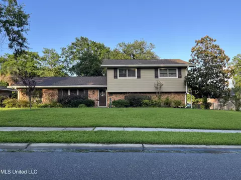 732 Canterbury Dr, Biloxi, MS 39532