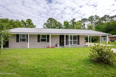 212 Palmyra St, Long Beach, MS 39560